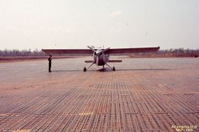 Visiting Aircraft, U-10, Feb-Jun 65, Neil McCutchan photo.2