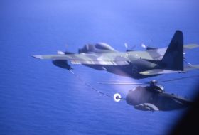 air refuel 7 May 86 070