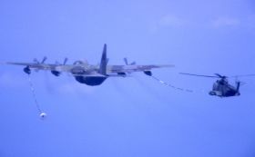 air refuel 7 May 86 075
